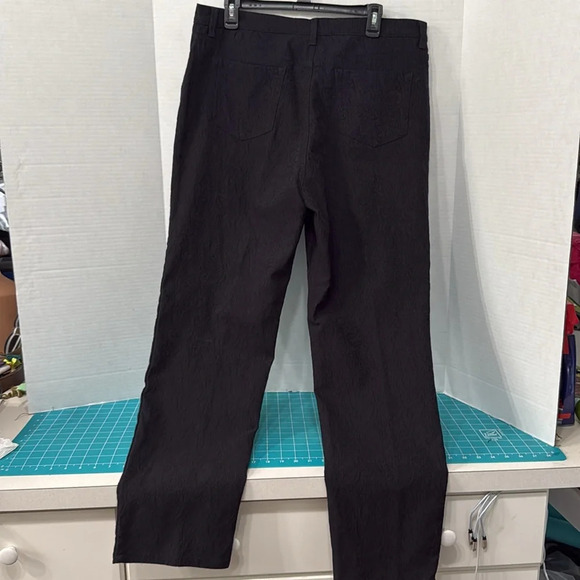 Gloria Vanderbilt Black Pants with Blk on Blk Tapestry Print Amanda Size 16 - Picture 8 of 10